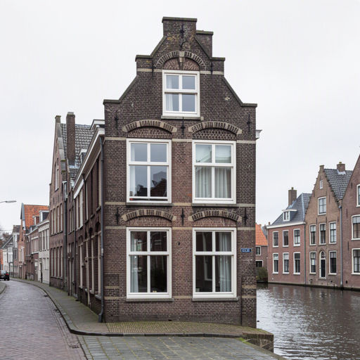 Vrijstaand woonhuis in landelijke omgeving Ommen met wit kunststof kozijn en openslaande deuren